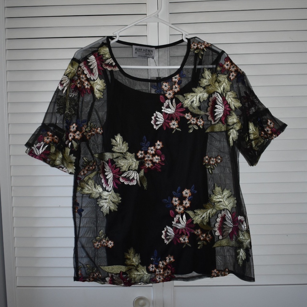 Brand New Blouse Ruff Hewn Sheer Embroidered Floral Short Sleeve Medium Fairy